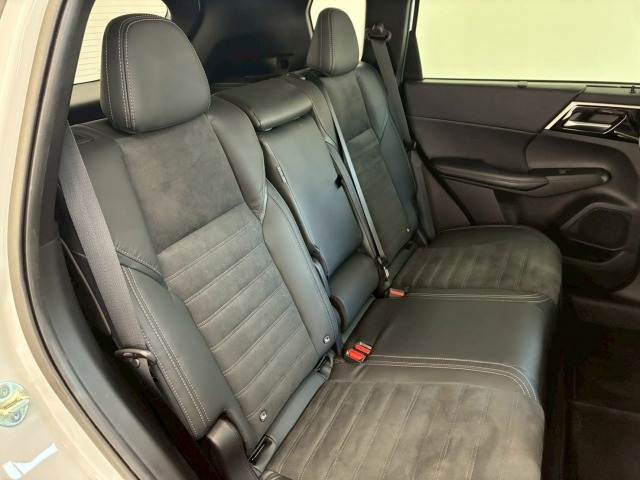 三菱 アウトランダーPHEV