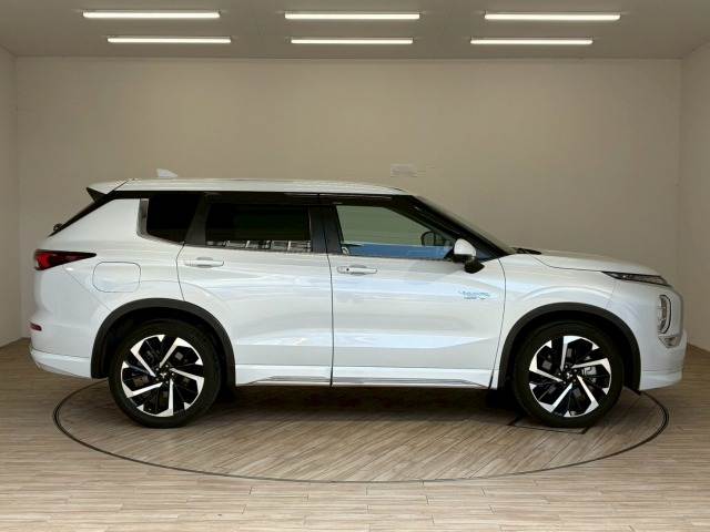 三菱 アウトランダーPHEV