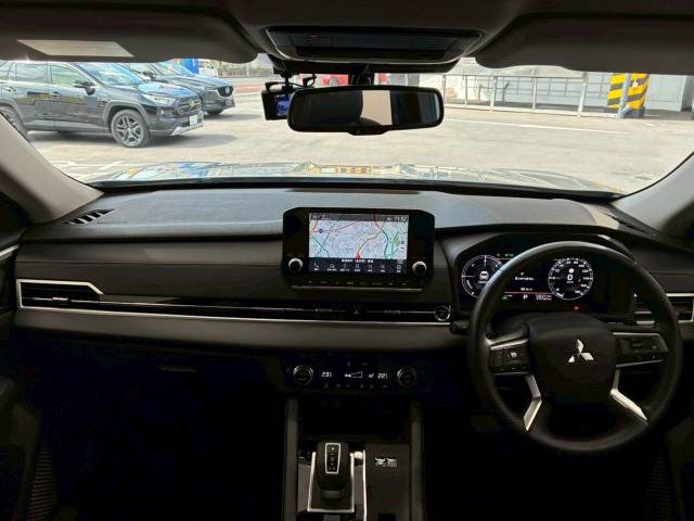 三菱 アウトランダーPHEV