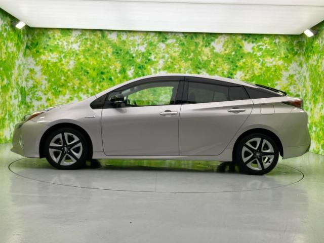 トヨタ プリウス