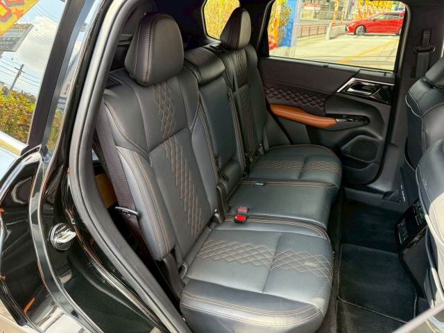 三菱 アウトランダー