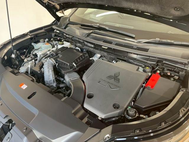 三菱 アウトランダー