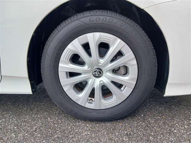 トヨタ プリウス