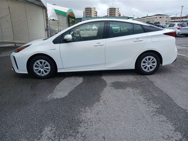 トヨタ プリウス