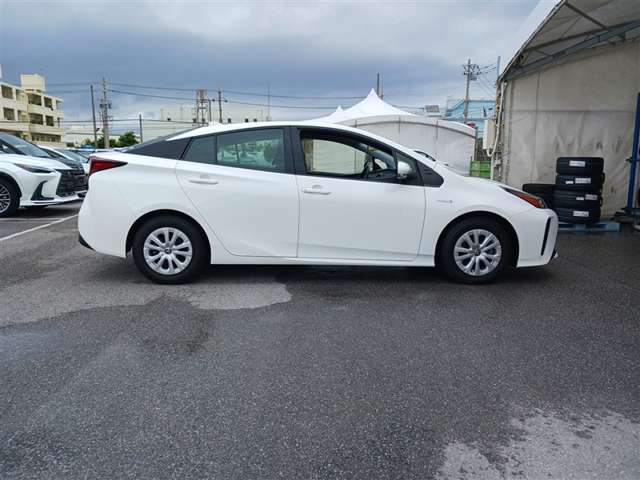 トヨタ プリウス