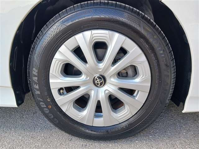 トヨタ プリウス