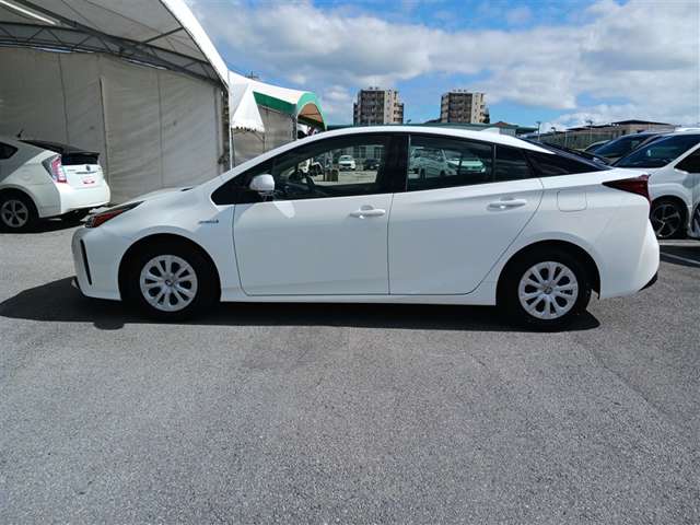 トヨタ プリウス