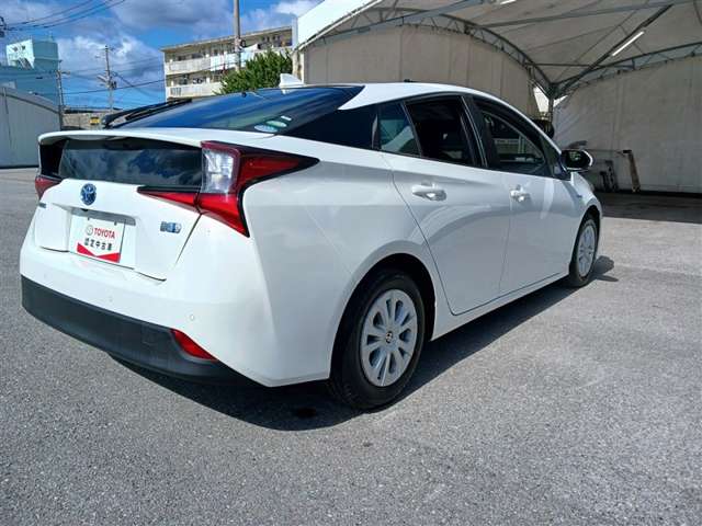 トヨタ プリウス