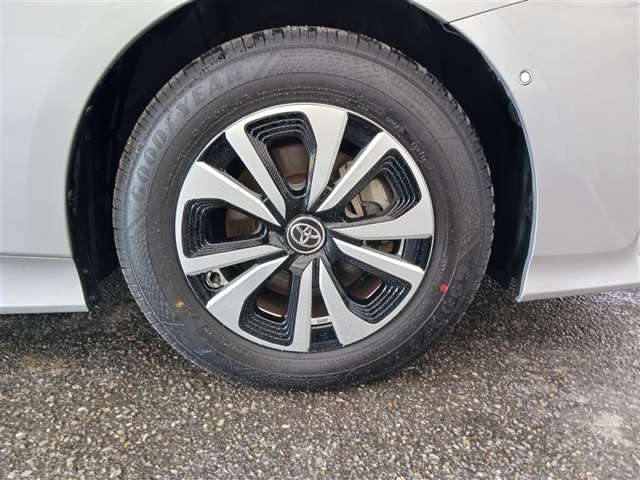 トヨタ プリウスPHV