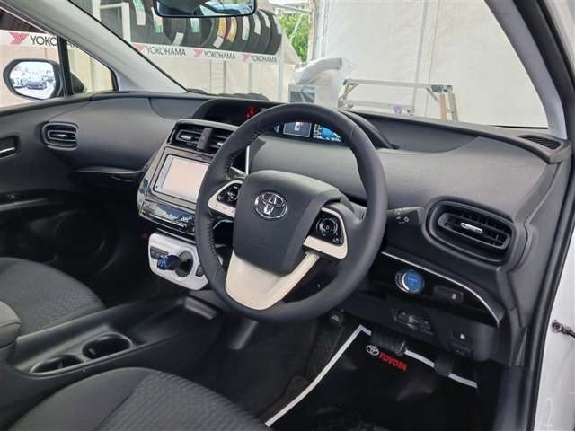 トヨタ プリウス