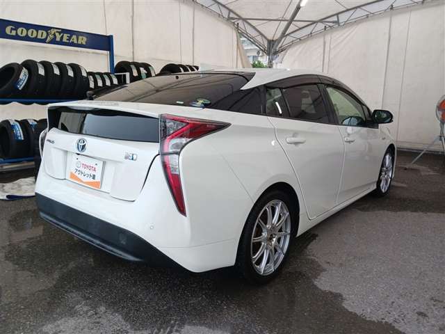 トヨタ プリウス