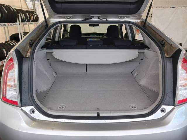 トヨタ プリウス