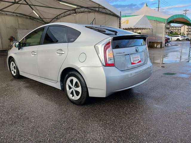 トヨタ プリウス