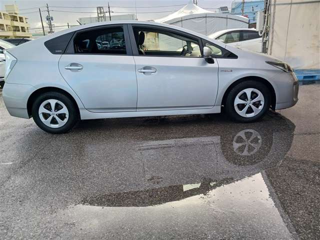 トヨタ プリウス