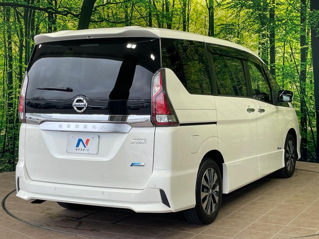 日産 セレナ