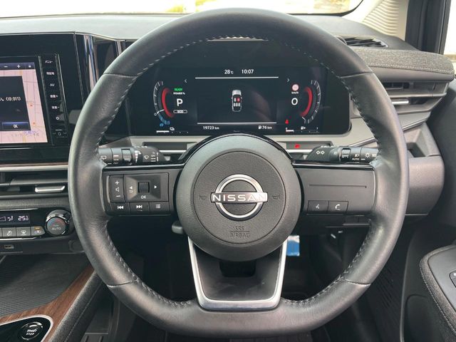 日産 ノートオーラ