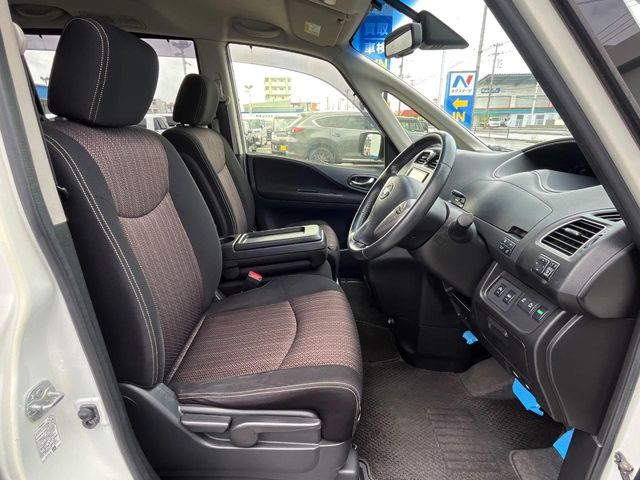 日産 セレナ