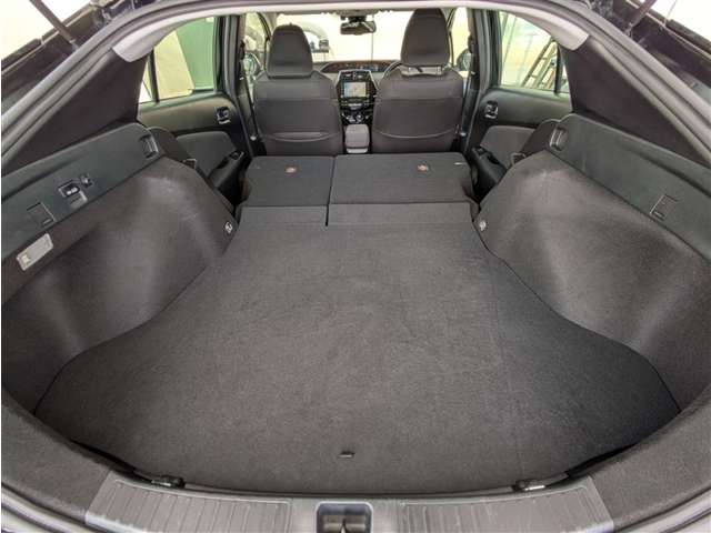 トヨタ プリウス