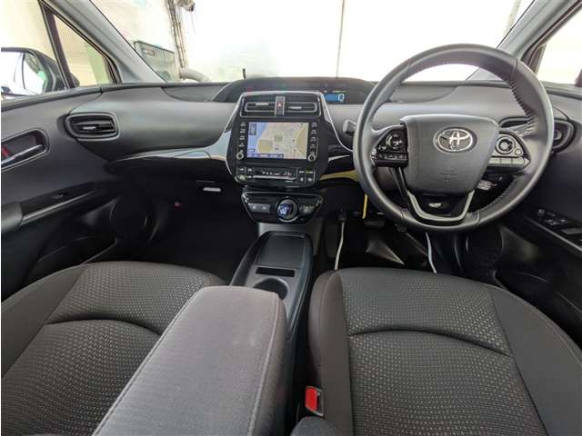 トヨタ プリウス