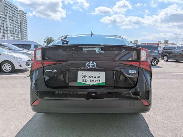 トヨタ プリウス