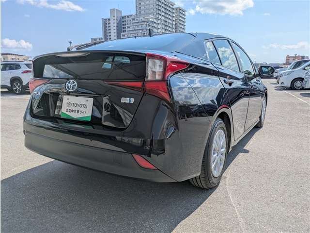 トヨタ プリウス