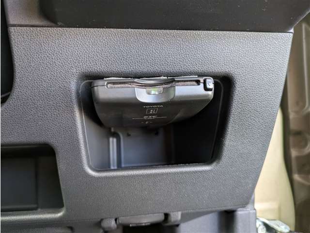 トヨタ ピクシスメガ