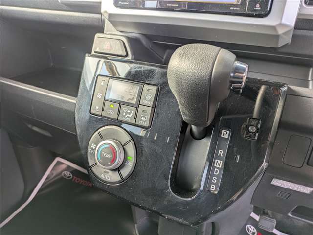 トヨタ ピクシスメガ