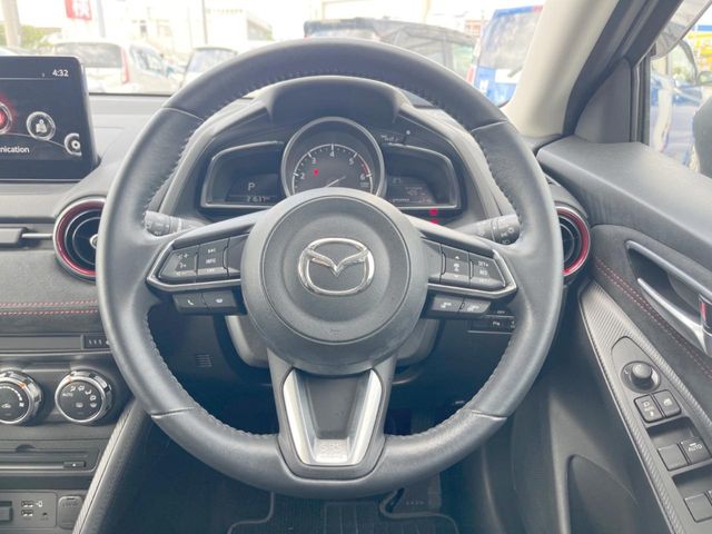マツダ MAZDA2