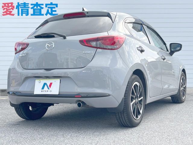 マツダ MAZDA2