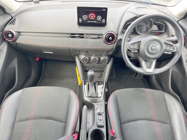マツダ MAZDA2