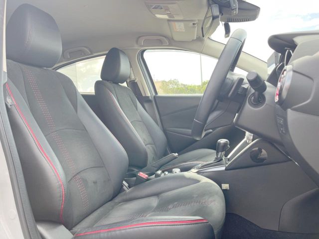 マツダ MAZDA2