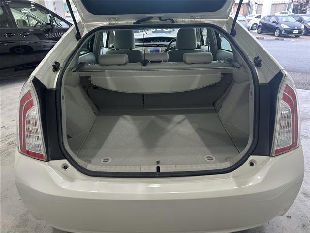 トヨタ プリウス