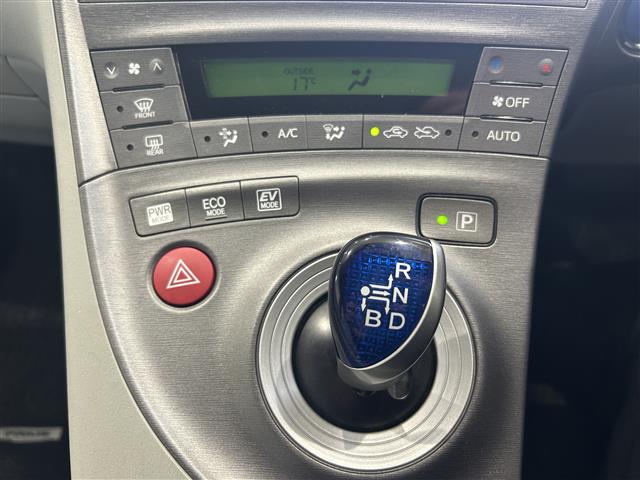 トヨタ プリウス