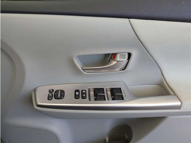 トヨタ プリウスα