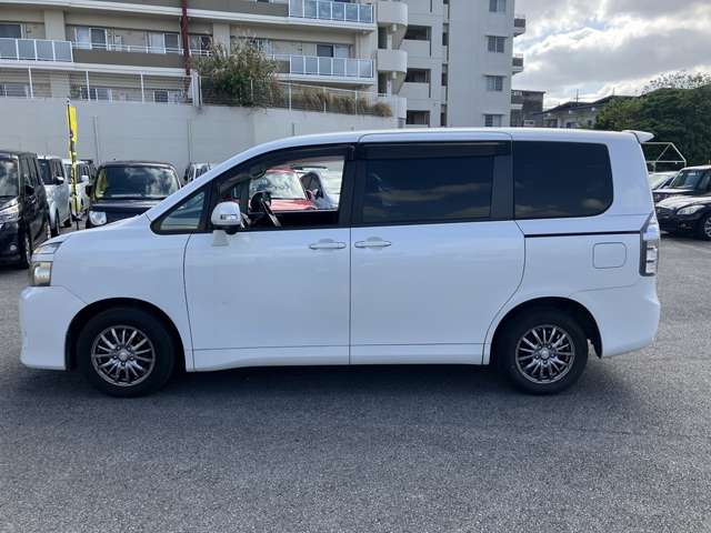 トヨタ ヴォクシー