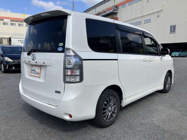 トヨタ ヴォクシー