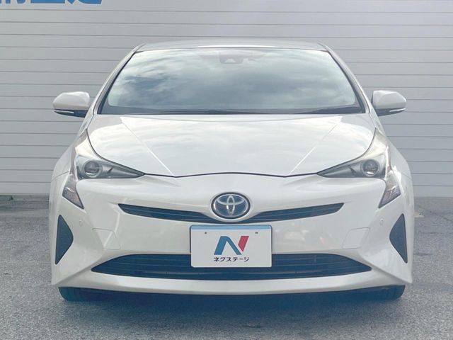 トヨタ プリウス