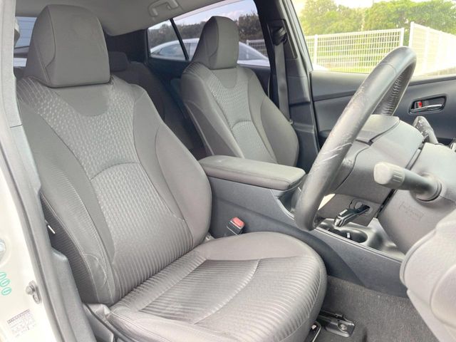 トヨタ プリウス