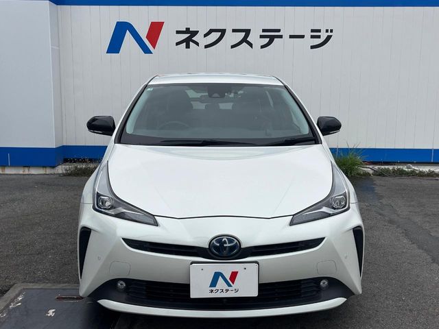 トヨタ プリウス