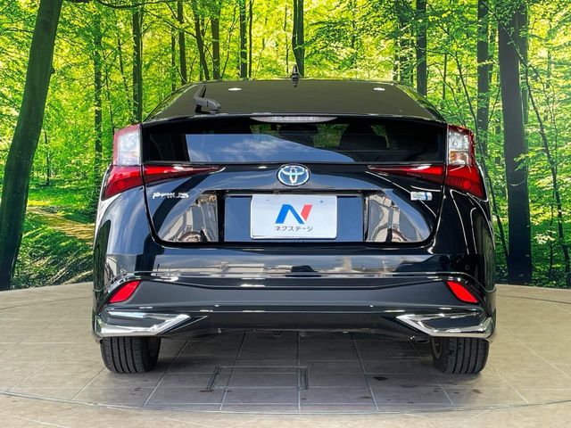 トヨタ プリウス