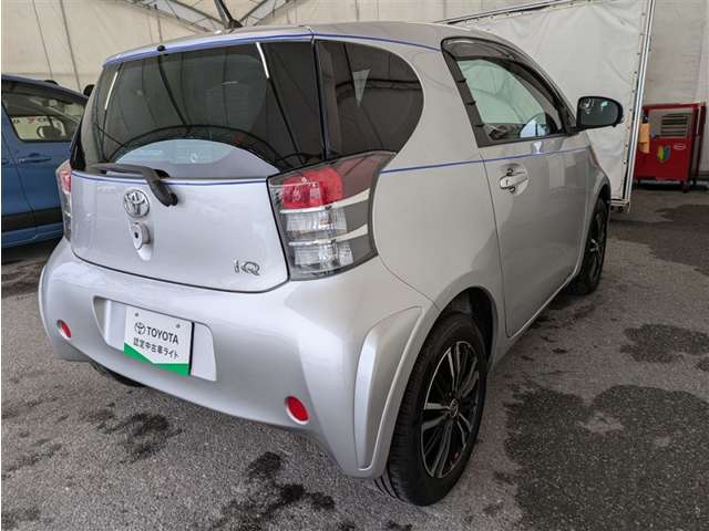 トヨタ iQ