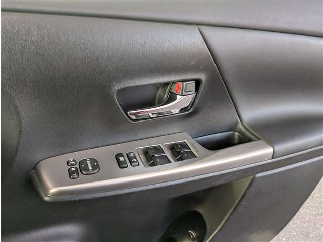 トヨタ プリウスα