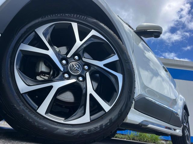 トヨタ C-HR