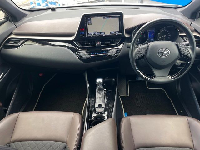 トヨタ C-HR