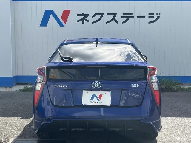 トヨタ プリウス