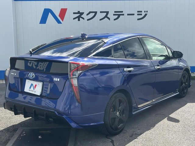 トヨタ プリウス