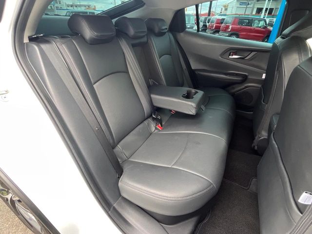 トヨタ プリウス