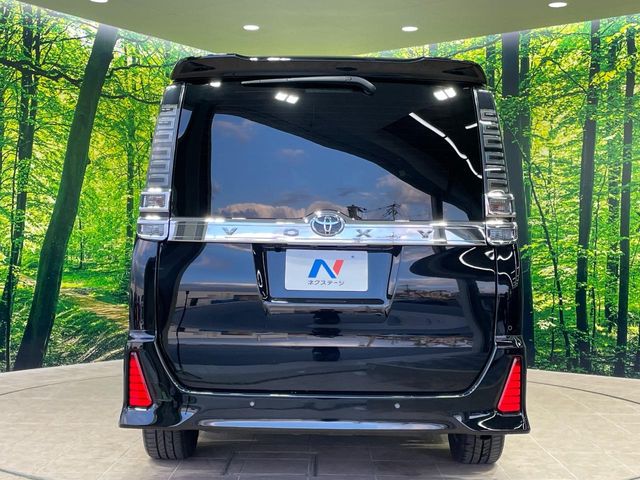 トヨタ ヴォクシー