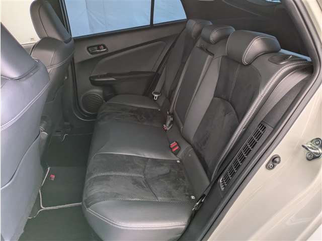 トヨタ プリウスPHV