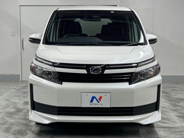 トヨタ ヴォクシー